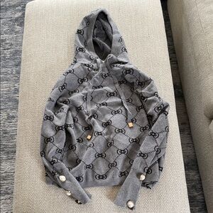 Gray Logo-Pattern Knit Hooded Pullover with Drawstrings 1 missing button